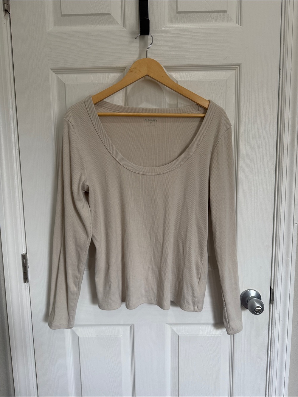 Old Navy Women's Long-Sleeve Scoop Neck Top - Taupe